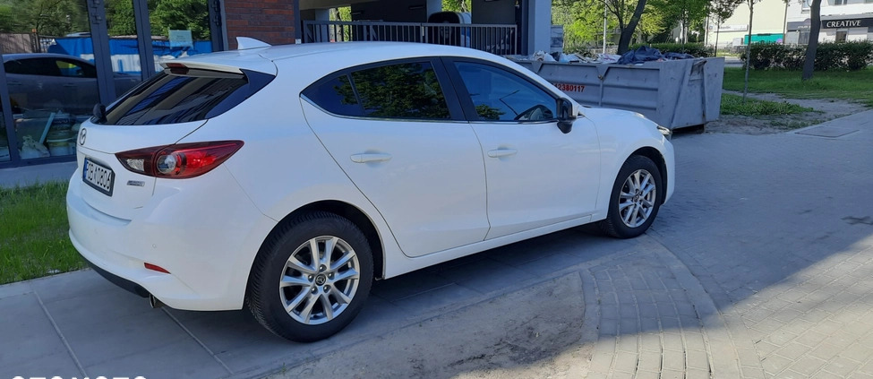 Mazda 3 cena 52700 przebieg: 72800, rok produkcji 2017 z Warszawa małe 781